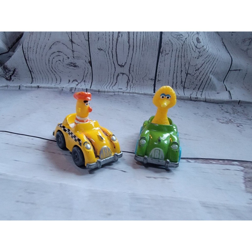 2 VTG 1982-83 MUPPET Metal Die Cast Cars Elbert Taxi Big Bird Playskool